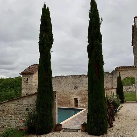 Chateau De Pleneselve * Bon-Encontre